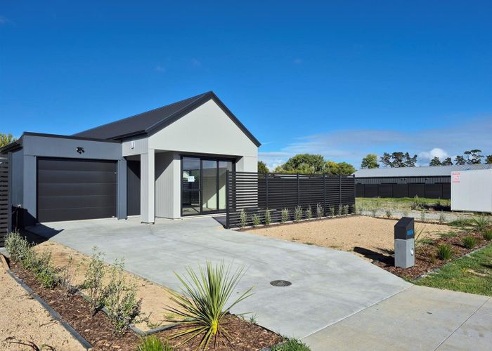  at 33 Ferndale Drive, Kawakawa Bay, Manukau City, Auckland