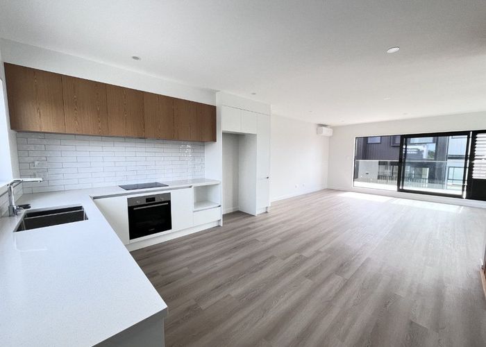  at 1 Battersby Lane, Windsor Park, North Shore City, Auckland