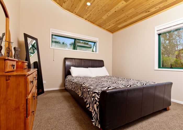  at 2 Waipuia Place, Greenhithe, Auckland