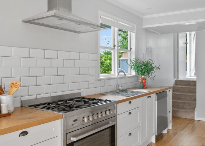  at 25 Glenn Terrace, Otumoetai, Tauranga