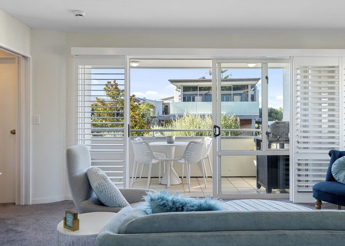  at 1/6 Burgess Street, Sumner, Christchurch