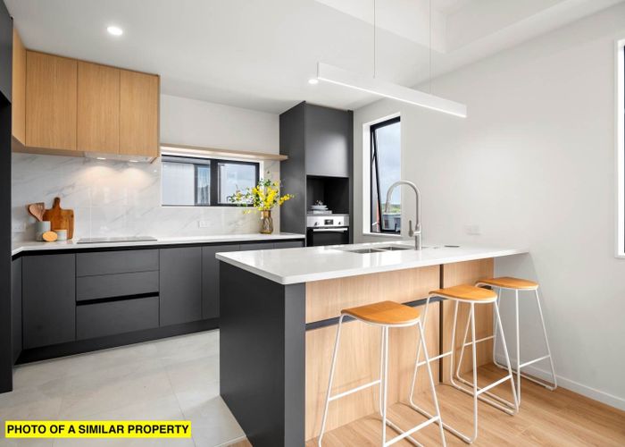  at 17 Papatahi Lane, Flat Bush, Manukau City, Auckland
