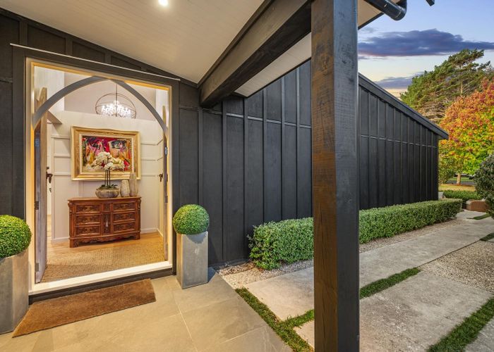  at 290 Glenmore Road, Albany