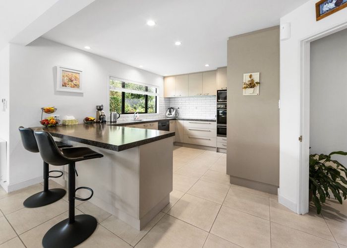  at 11 Harlech Mews, Avonhead, Christchurch City, Canterbury