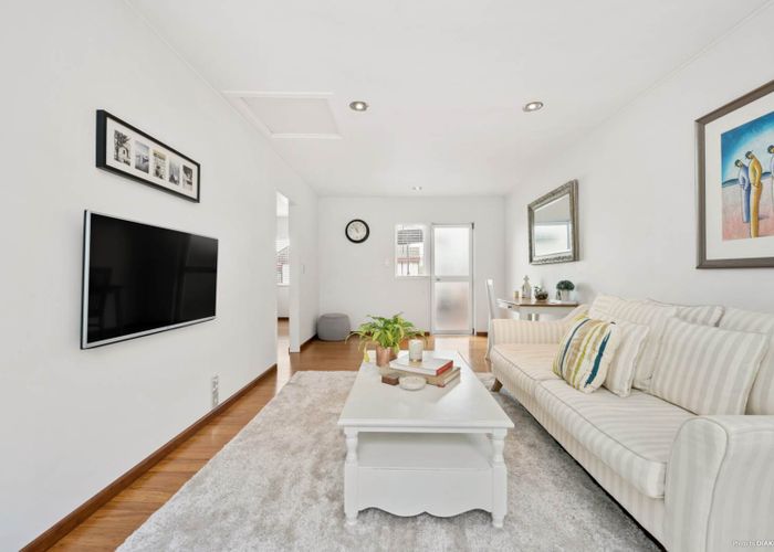  at 10/133 Ennis Avenue, Pakuranga Heights, Auckland