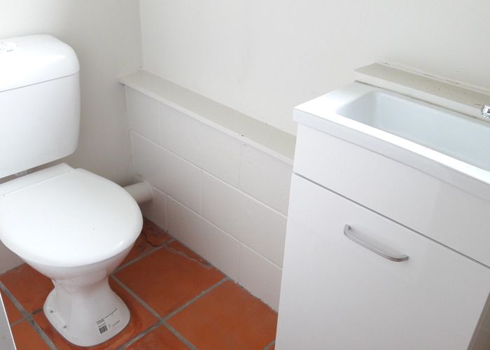  at 3/19 Chivalry Road, Glenfield, North Shore City, Auckland