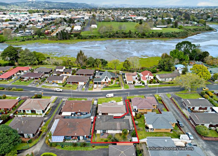  at 2/32 Gills Avenue, Papakura, Auckland
