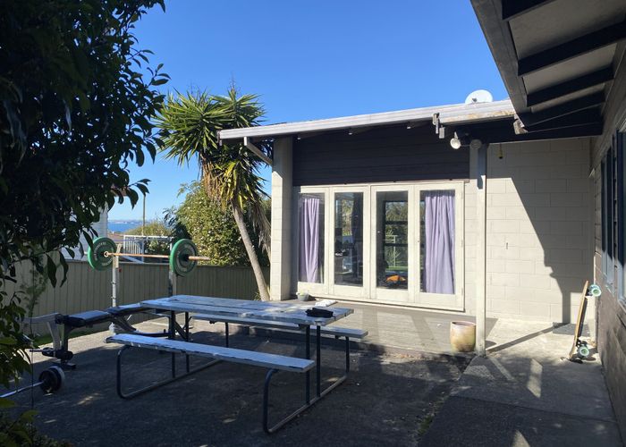  at 46 Knights Road, Rothesay Bay, Auckland