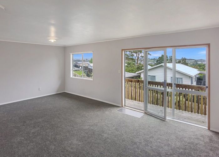  at 5 Flaunty Place, West Harbour, Waitakere City, Auckland