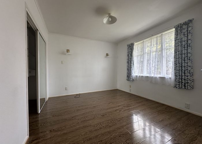  at 34 Sunnyfield Crescent, Glenfield, North Shore City, Auckland