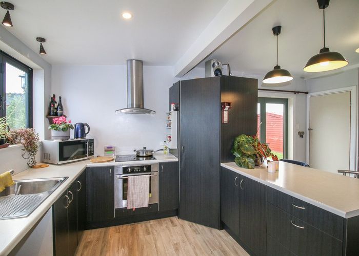  at 6 Ocean Beach Road, Bluff