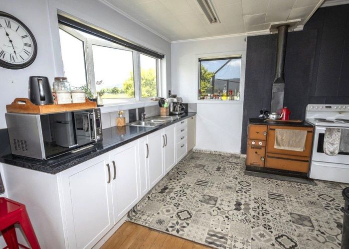  at 8 La Fontaine Road, Harihari, Westland, West Coast