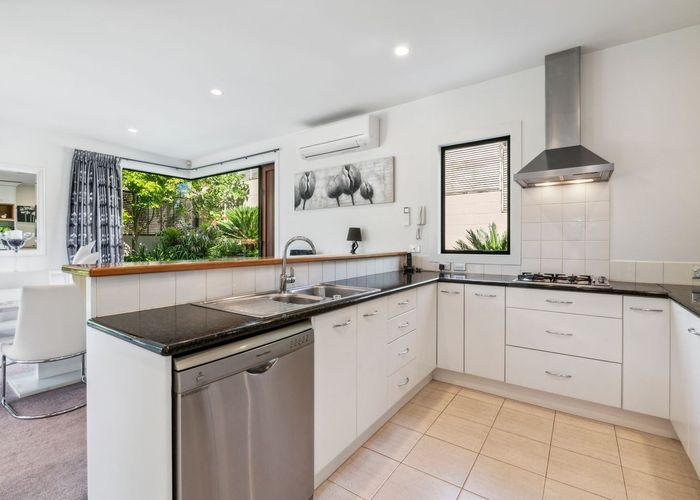  at 2/2 The Esplanade, Castor Bay, Auckland