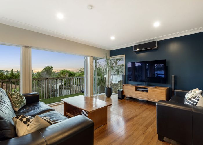 at 35 Onewa Road, Northcote, Auckland