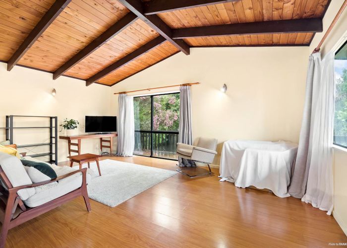  at 2/13 Kia Ora Road, Beach Haven, Auckland