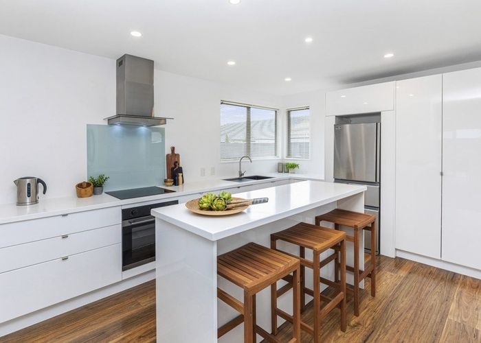  at 2/73 Winchester Street, Merivale, Christchurch City, Canterbury