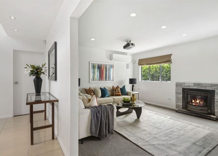  at 27A Aorangi Place, Birkenhead, Auckland