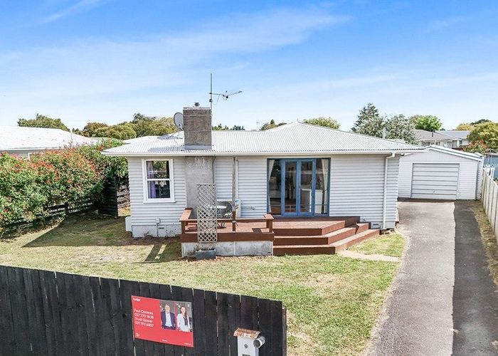  at 9 Katherine Place, Melville, Hamilton