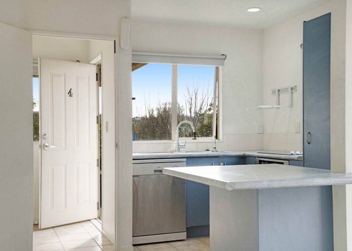  at 4/9 Sunnydale Place, Oteha, North Shore City, Auckland