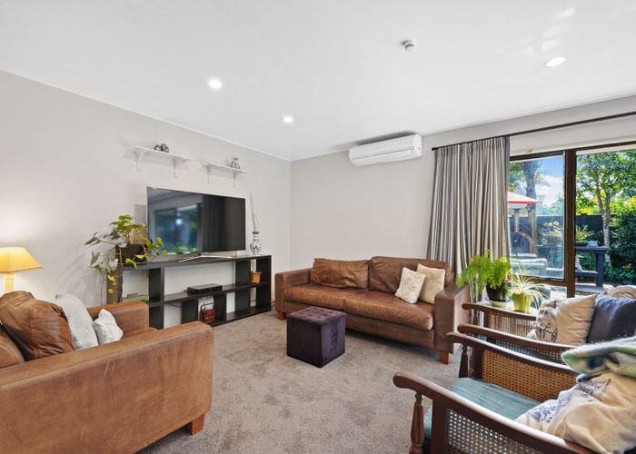  at 21B Eastern Beach Road, Eastern Beach, Auckland