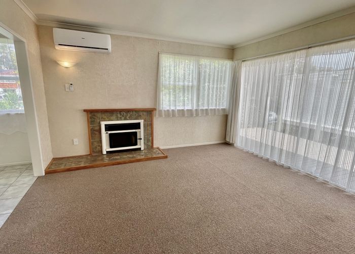  at 11 Thornlow Street, Glendene, Waitakere City, Auckland