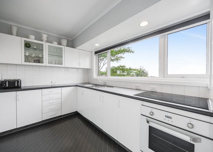  at 175 Glenfield Road, Hillcrest, North Shore City, Auckland
