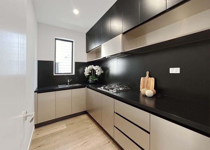  at 2/56 Ellerton Road, Mount Eden, Auckland City, Auckland