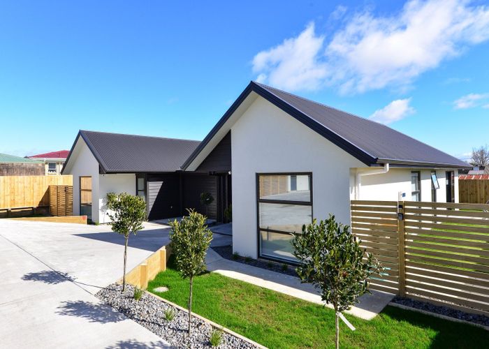  at 4/11 Steele Road, Forest Lake, Hamilton, Waikato