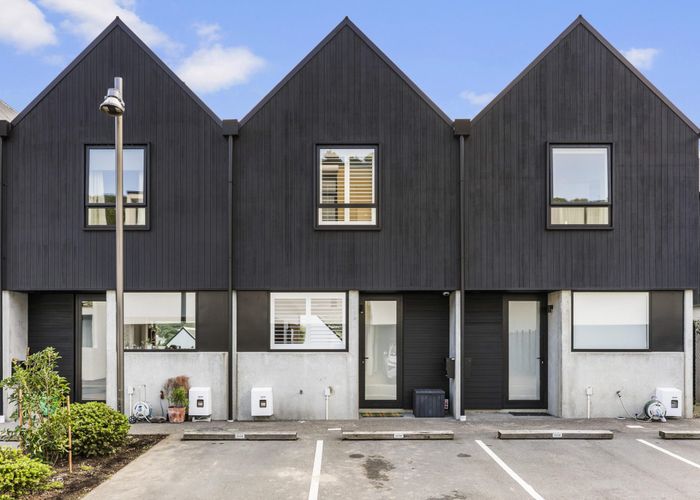  at 12 Jean Caldwell Way, Island Bay, Wellington