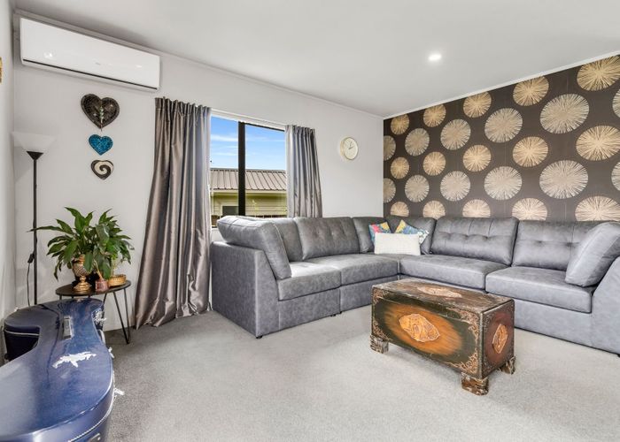  at 8a Melleray Place, Randwick Park, Manukau City, Auckland