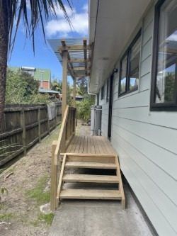  at 2/11B Lucinda Place, Glen Eden, Waitakere City, Auckland