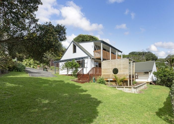  at 51 Seaview Road, Piha, Waitakere City, Auckland