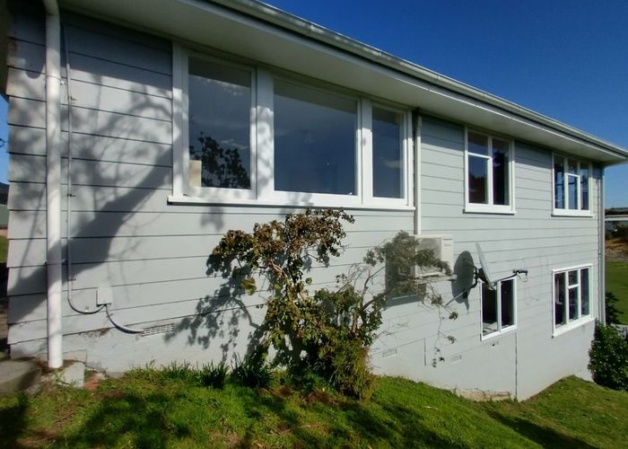  at 33 Castor Crescent, Cannons Creek, Porirua, Wellington