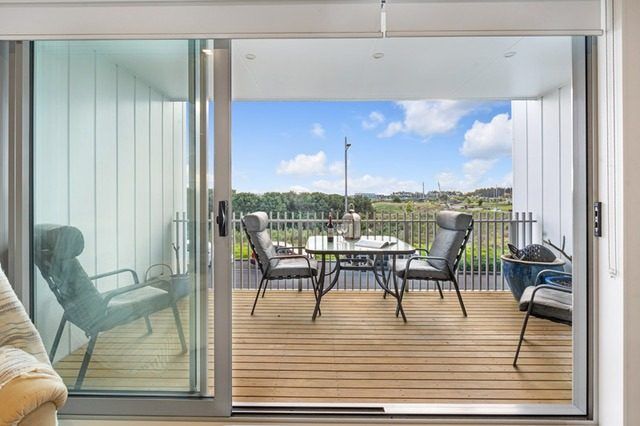  at 33 Bonnette Rd, Flat Bush, Manukau City, Auckland