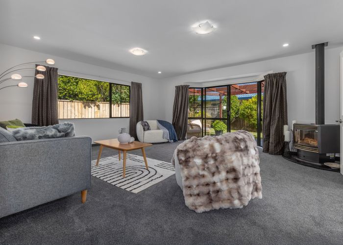  at 136 Guildford Drive, Paraparaumu Beach, Paraparaumu