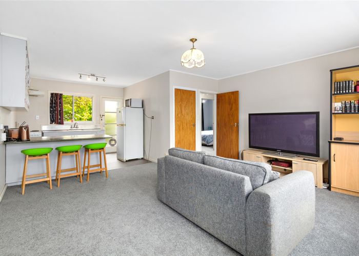  at 4/12A Oxford Street, Tawa, Wellington