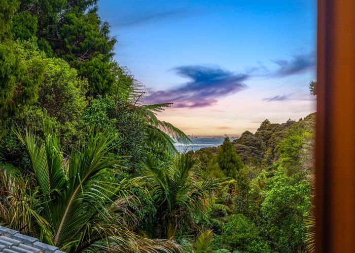  at 733 Scenic Drive, Henderson Valley, Auckland