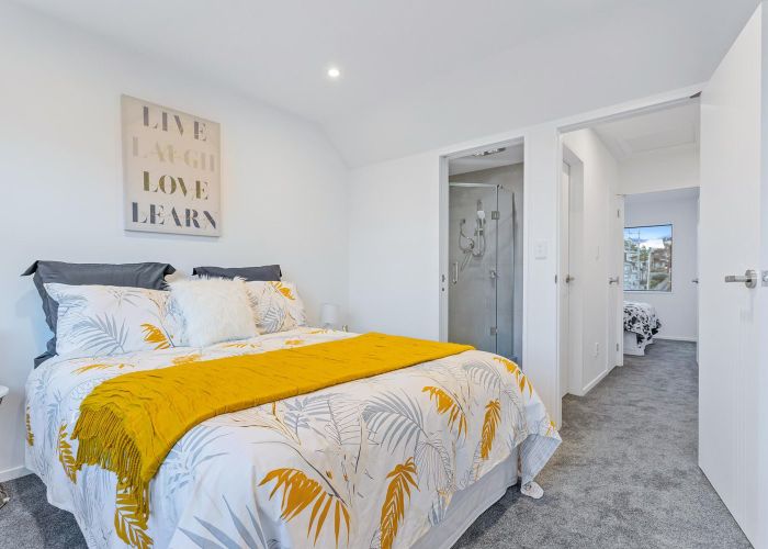  at 10/28 Lavelle Road, Henderson, Auckland