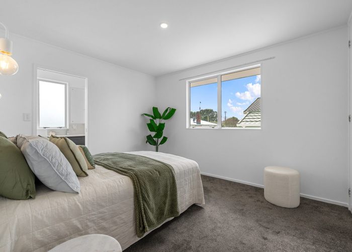  at 3/56 Flanshaw Road, Te Atatu South, Auckland