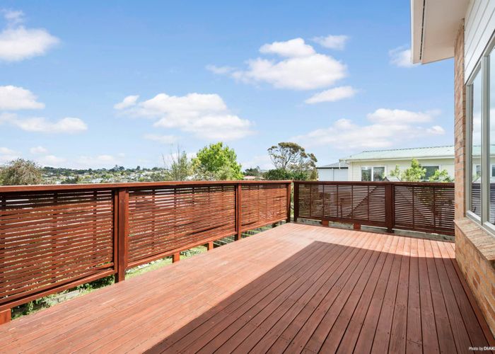  at 1/4 Sunnynook Road, Sunnynook, Auckland