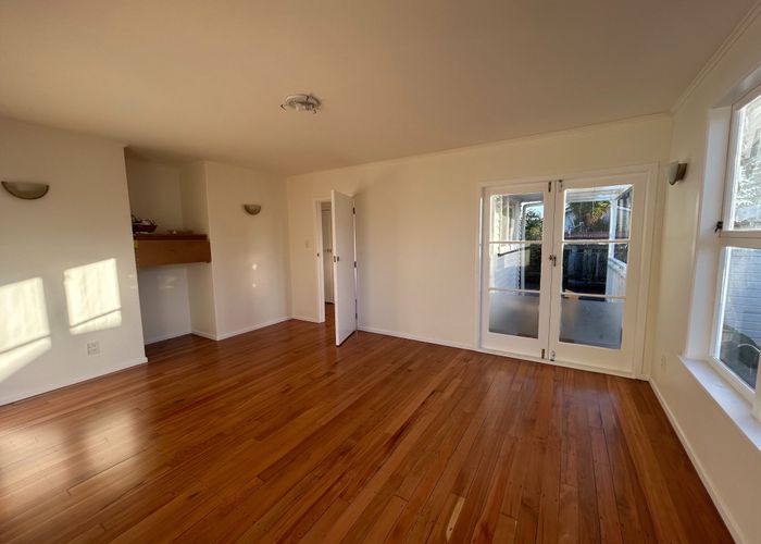  at 17 Clinton Avenue, Te Atatu Peninsula, Waitakere City, Auckland