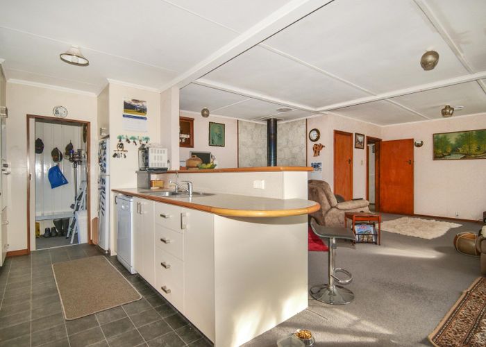  at 2 Mcgill Street, Waimangaroa
