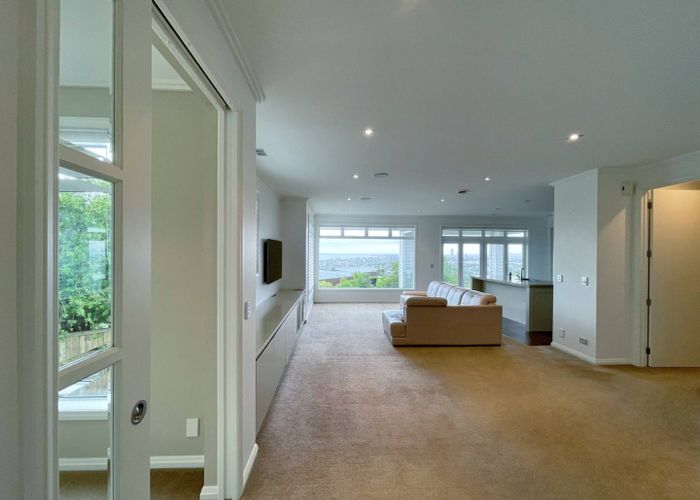  at 9 Castor Bay Road, Castor Bay, North Shore City, Auckland