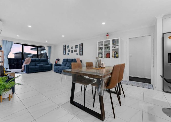  at 6D Crows Road, Swanson, Waitakere City, Auckland