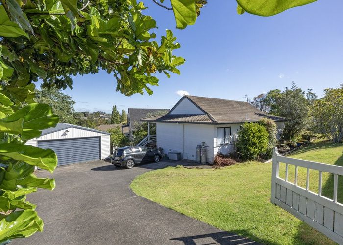  at 32 Moire Road, Massey, Waitakere City, Auckland