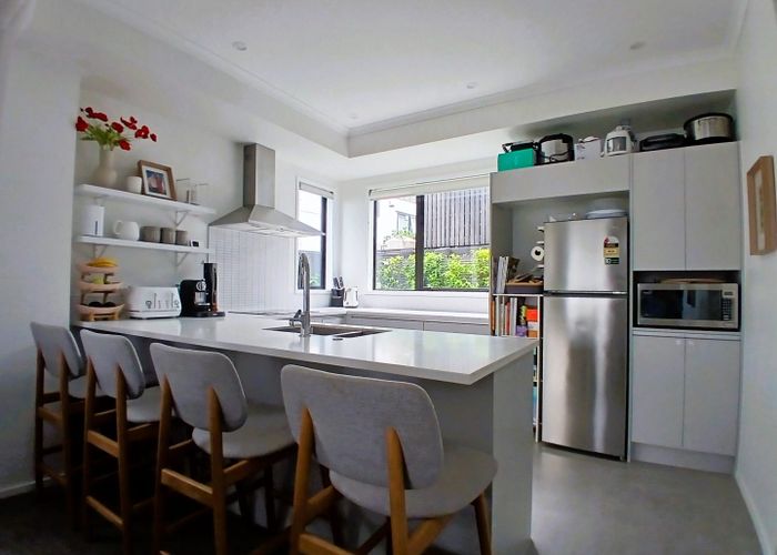  at 3 Huataki Road, Northcote, Auckland