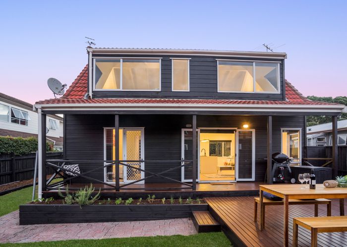  at 2/31 Wairakei Street, Greenlane, Auckland