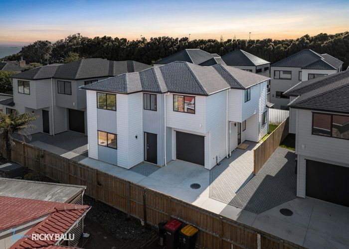  at 2/18 Domain Road, Weymouth, Manukau City, Auckland