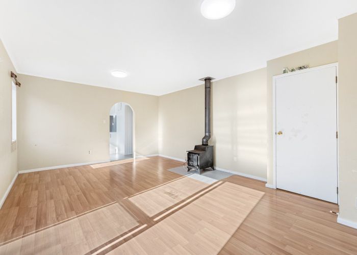  at 2/25 Ballater Place, Highland Park, Manukau City, Auckland