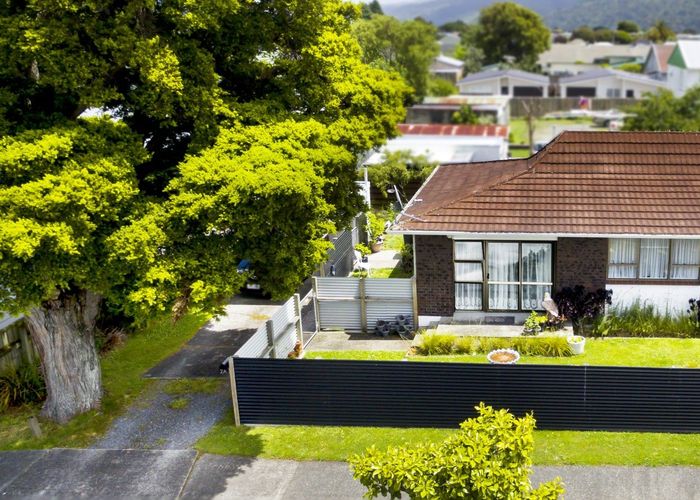  at 1/2 Benzie Avenue, Elderslea, Upper Hutt
